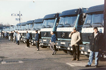 Unsere LKW-Flotte mit Fahrern in 1960
